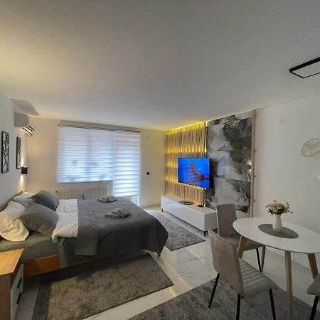Apartman Afrodita Lux 1 Ni Buitenkant foto